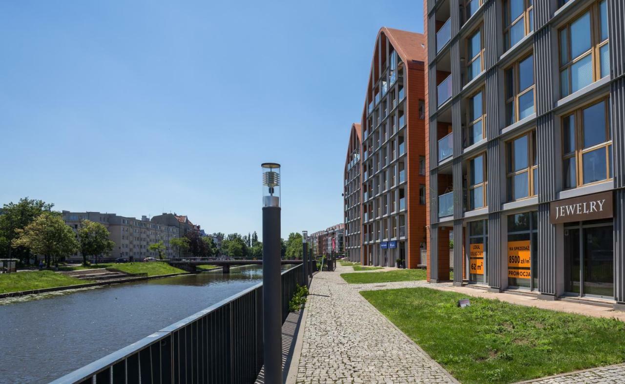 Unique Motlawa Riverbank Apartment Gdansk Exterior photo