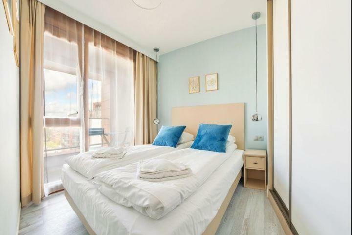 Unique Motlawa Riverbank Apartment Gdansk Exterior photo